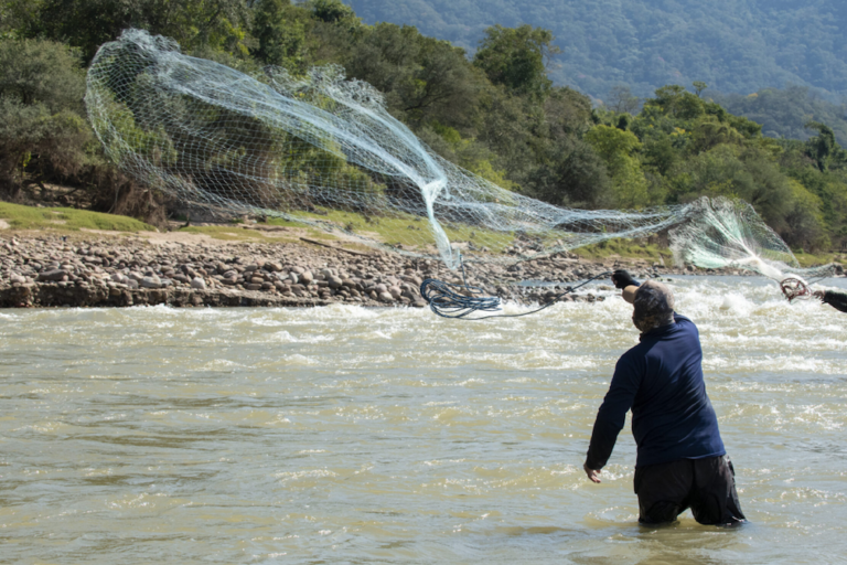 Fishermen on the Pilcomayo River maintain that there are fewer fish and that they are smaller in size. Photo courtesy of The Pew.
